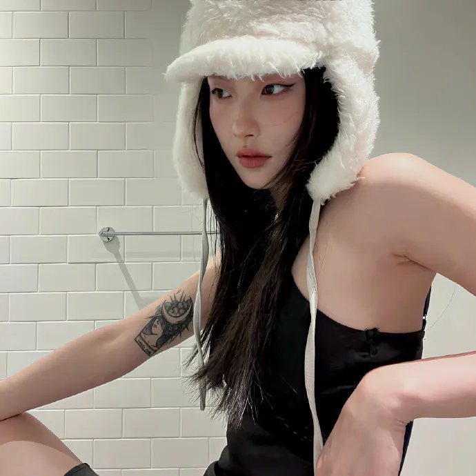 女高男低海报